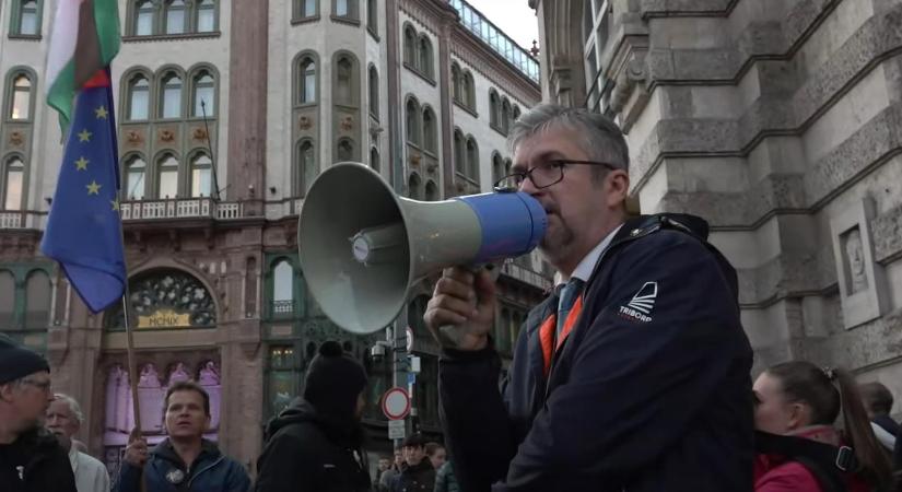 Hadházy Ákos: Nem vagyunk bolondok, de kudarcot vallottunk, és többé nem követelünk, csak tiltakozunk