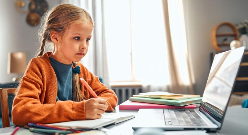 Meglepő részletek derültek ki az iskolai laptopokról: ezt minden szülőnek tudni kell!