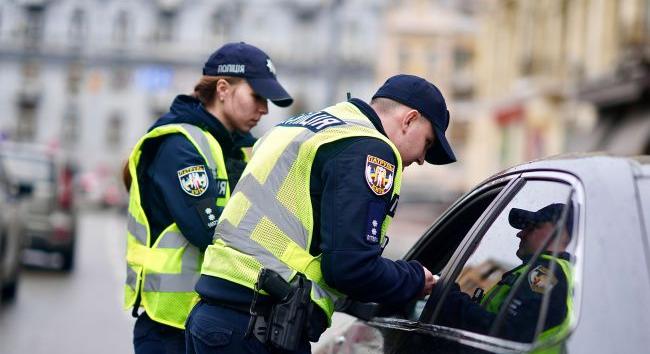 Ukrajna büntetőpontokat vezet be a sofőröknek, a rendszeres szabálysértések a jogosítvány elvesztéséhez vezethetnek