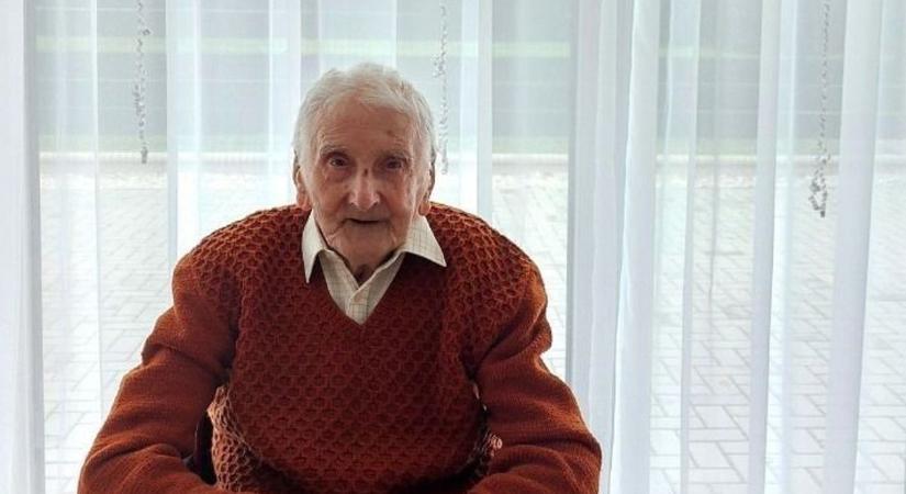 103 éves lett Kapuvár legidősebb lakója - Derű, kedvesség és szeretet árad Jóska bácsiból