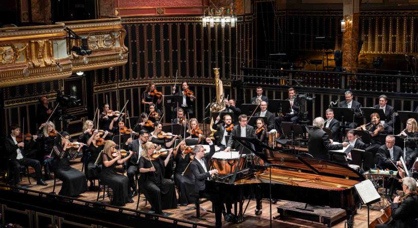 HÁROM VERSENYMŰ, HÁROM ÉVTIZED Concerto Budapest: Bartók Ünnep / Ránki Fülöp, Szűcs Máté, Kelemen Barnabás, Keller András / Zeneakadémia