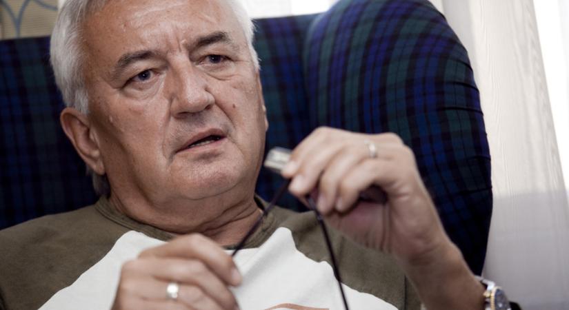 Beperelték Havas Henriket, botrányt csinált a bíróságon