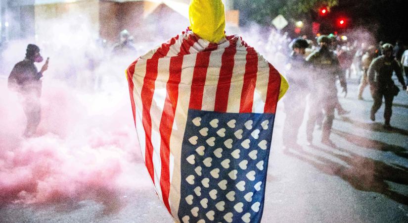 Trump Chicago alá vezényelte a Nemzeti Gárdát