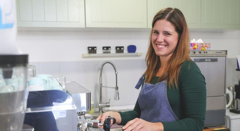 Szegedi barista lett az ország legjobbja, miközben új fejezet kezdődik a Mackoéknál