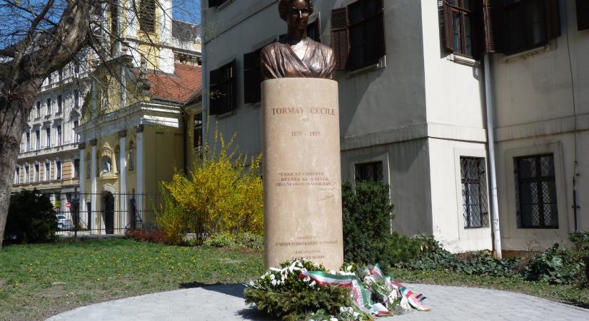 A feledésből visszatérő írónő: 150 éve született Tormay Cécile