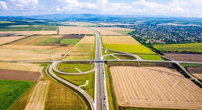 Új híd épülhet Devecsernél: folytatódik a 8-as főút fejlesztése