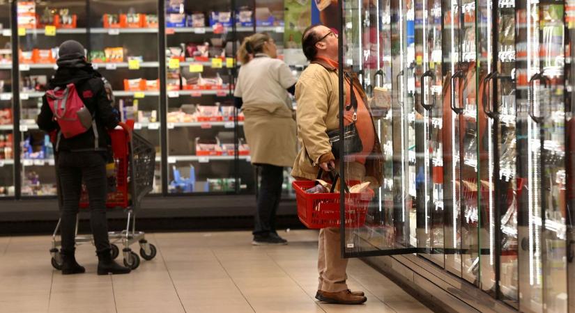Kellemes meglepetés: harmadik hónapja stagnál az infláció Magyarországon
