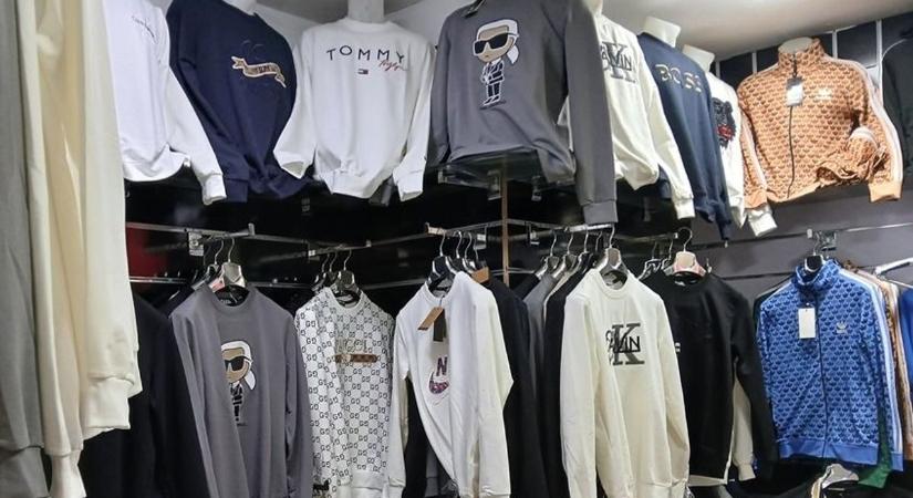 Kamu-Guccit árultak a piacon, aztán menekültek, mint az akciófilmben, de a pénzügyőrök lecsaptak!