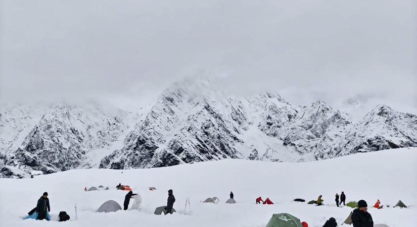 Minden ott rekedtet sikerült lehozni az Everest tibeti oldaláról