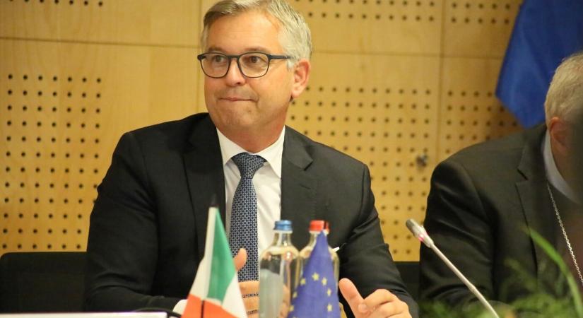 Uniós biztos: az antiszemitizmus elleni küzdelem Európa lelkiismeretének próbája