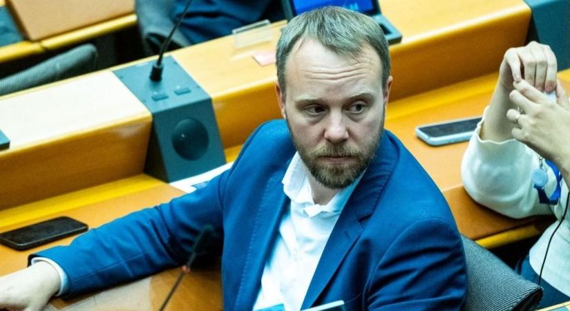 Pezsgőt bontott Daniel Freund a Salis-ítélet után, majd belerúgott egy jó nagyot Magyarországba