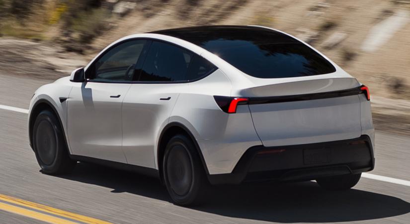 Itt az olcsó Tesla: rádió sincs benne