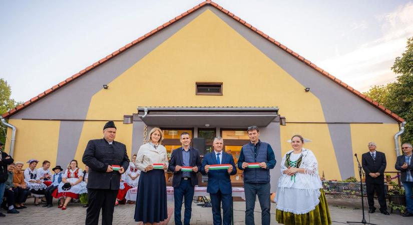 Évekig tiltott terület volt – 200 millióból tették rendbe az épületet