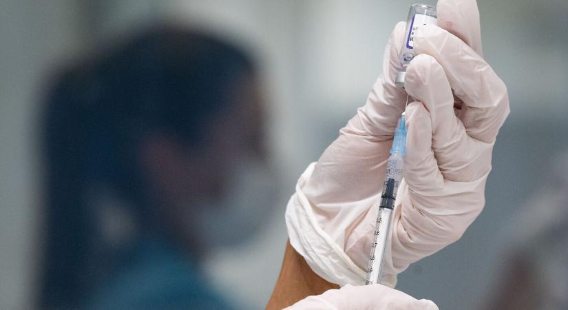 2027 őszétől adhatnak be védőoltást a patikában a gyógyszerészek