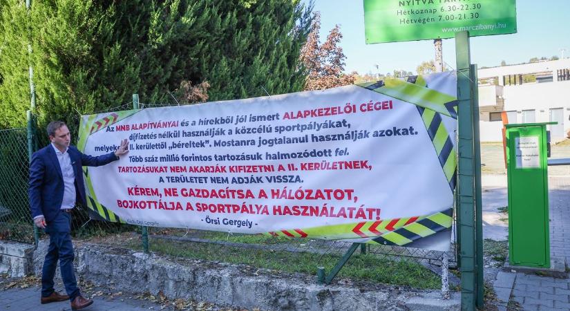 „Ne gazdagítsa a hálózatot” – molinót raktak ki Őrsi Gergelyék, mert az MNB-hez köthető cég több százmillióval tartozik a kerületnek