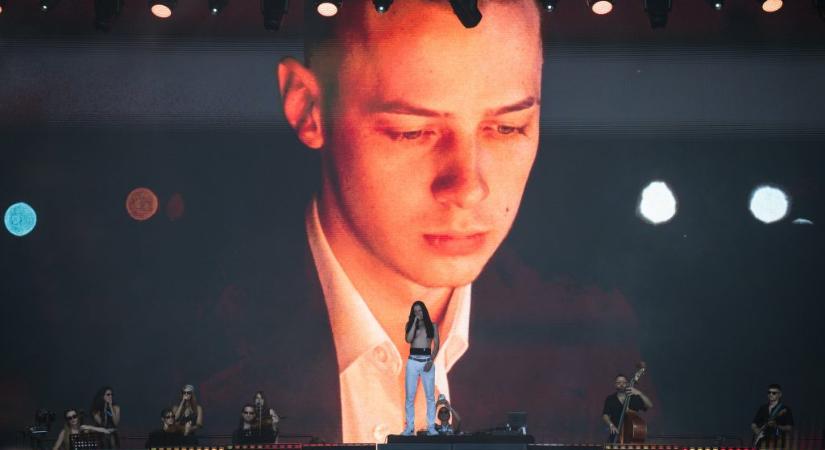 Külföldi turnét hirdetett Pogány Induló