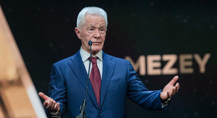 Mezey György halálára: Isten veled, Mester! Isten veled, Kapitány!