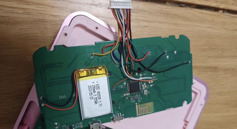 A nap hőse a srác, aki egy 13 éves iPhone-ból csinált egy kézi konzolt