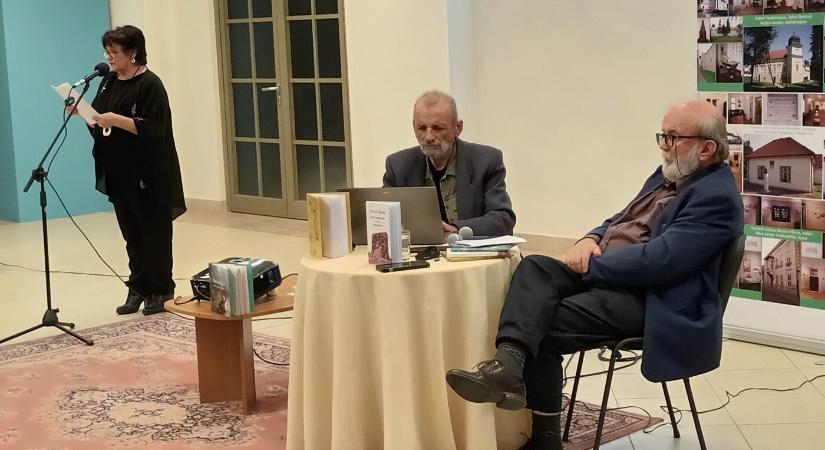 Tőzsér Árpád költő 90 évesen is alkot