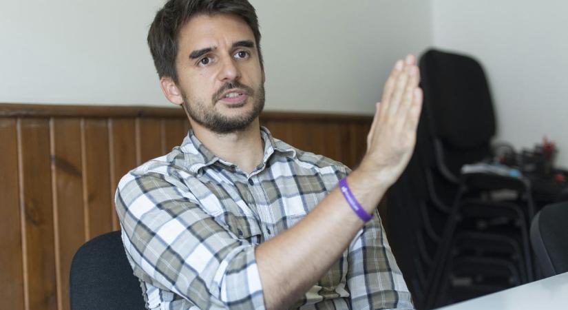 Hiába a Facebook-tiltás, több megafonos politikai hirdetése is megjelent – állítja Tompos Márton