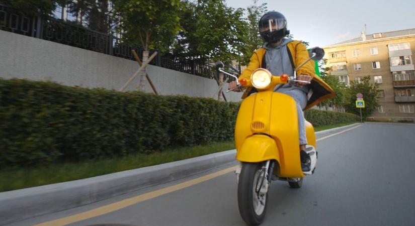 Motorkiegészítőt hirdettek a csalók, egy kisalföldi férfit is átvertek