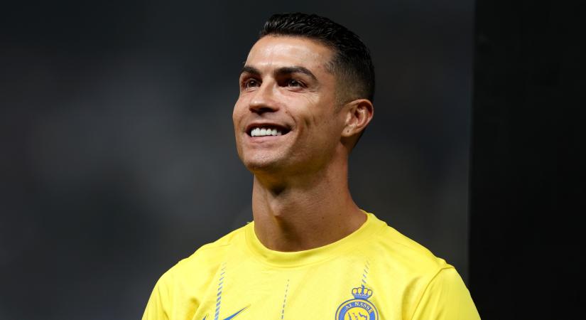 Egy újabb rekord Ronaldónak: ő lett a futballtörténelem első dollármilliárdos játékosa