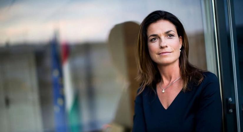Magyar Péter még most is zsarolja a volt feleségét. Méghozzá a legaljasabb módon, a gyerekeivel