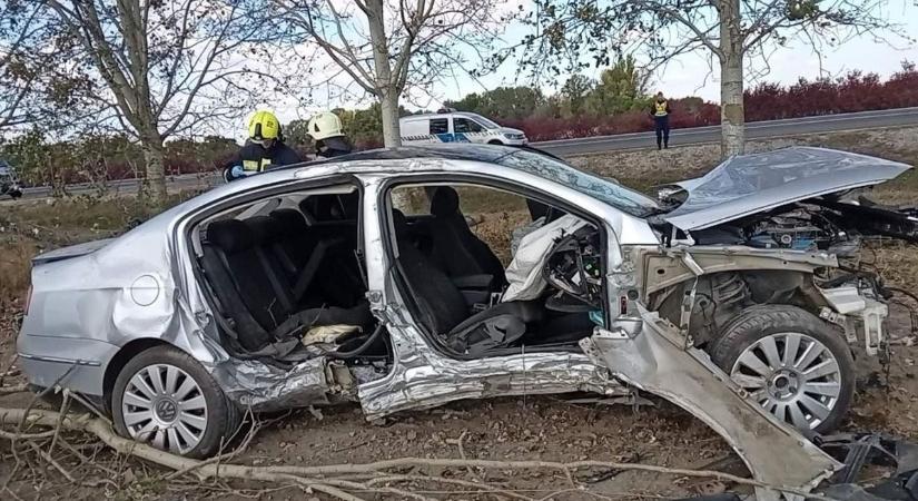 Mentőhelikopter szállt le az M9-es autótúton, nőt mentettek a balesetből (fotóval)
