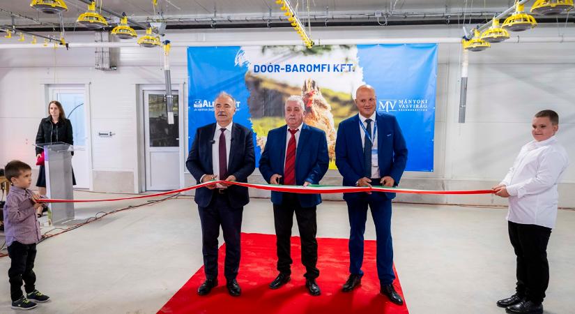 Új korszak a baromfitartásban Sombereken
