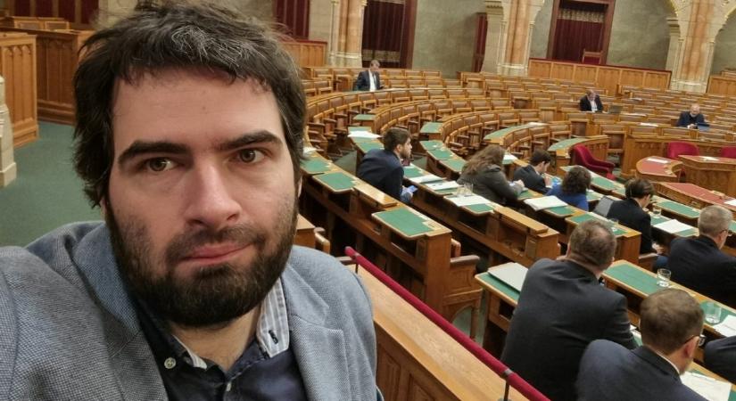 Jámbor András felajánlotta egyhavi fizetését annak a fideszesnek, aki végre tesz valamit a gyermekvédelmért