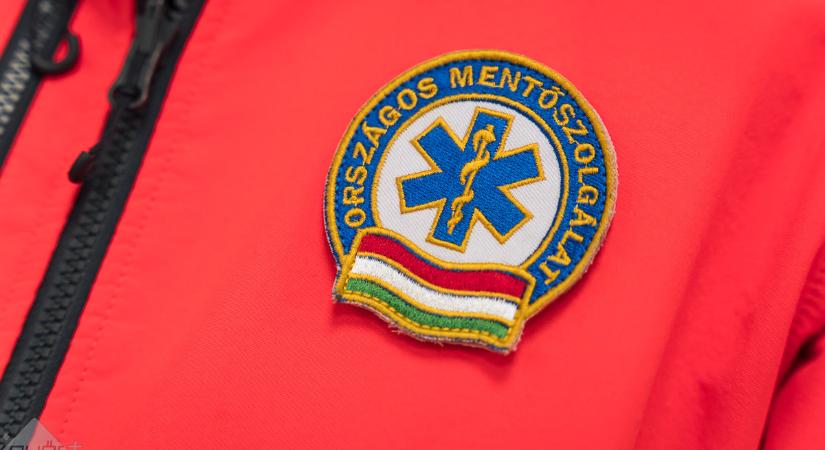 Azonnali hatállyal elbocsátottak egy beteget bántalmazó mentőst