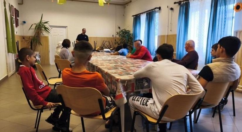 Rendőrök szállták meg ezt a kaposvári gyermekotthont