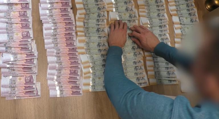 Tagadja bűnösségét a két főorvos, akik százezreket kértek a betegektől az államilag finanszírozott elhelyezésért