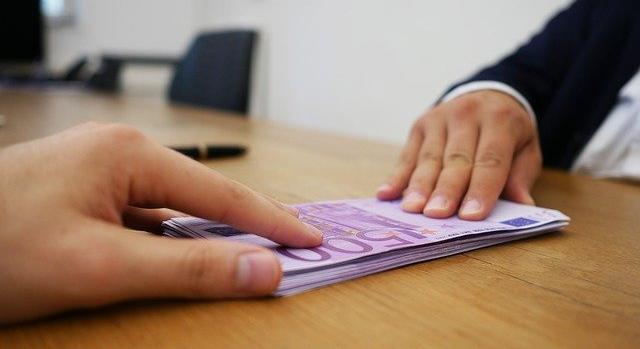 Kapkodnak a hitelekért a magyarok