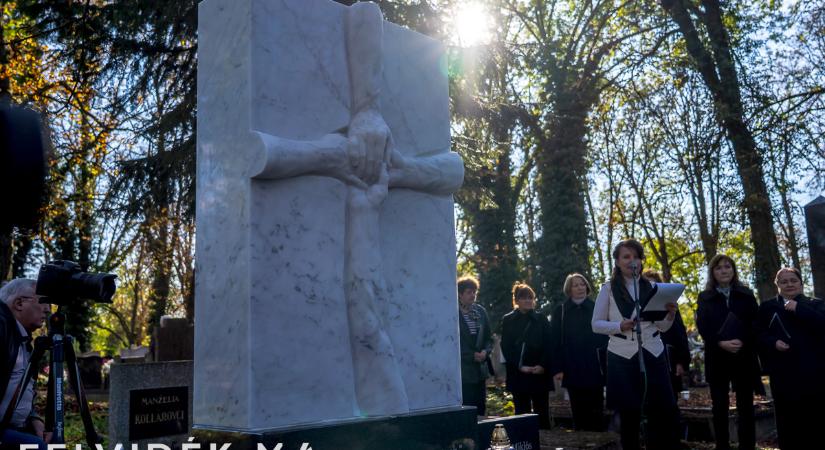Felavatták Duray Miklós síremlékét Losoncon