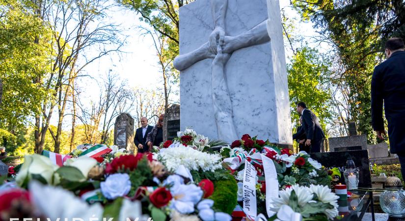 Duray Miklós síremlékének felavatása képeken