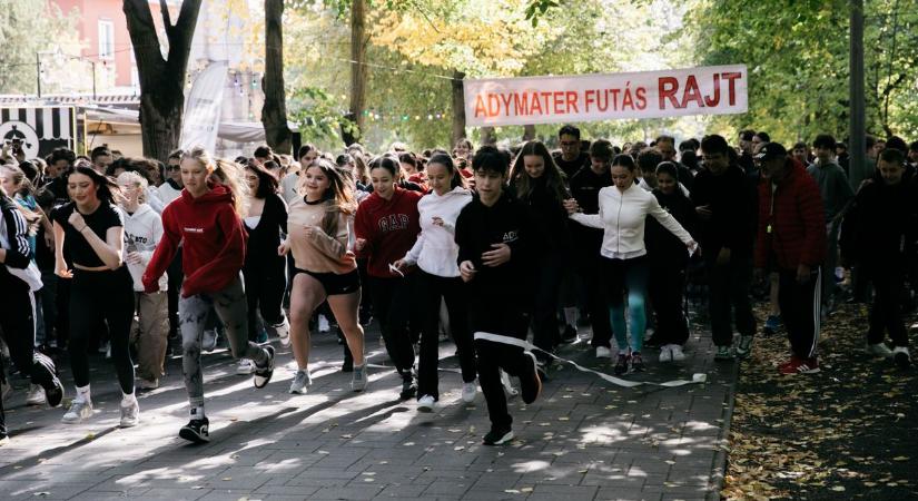 Futócipőt húztak a debreceni Ady-gimi ifjú és öregdiákjai