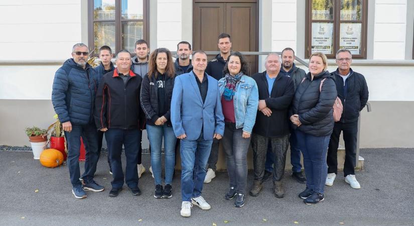 Ilyen a jó falugondnok – A vasi Lócson kaptunk bepillantást a munkába