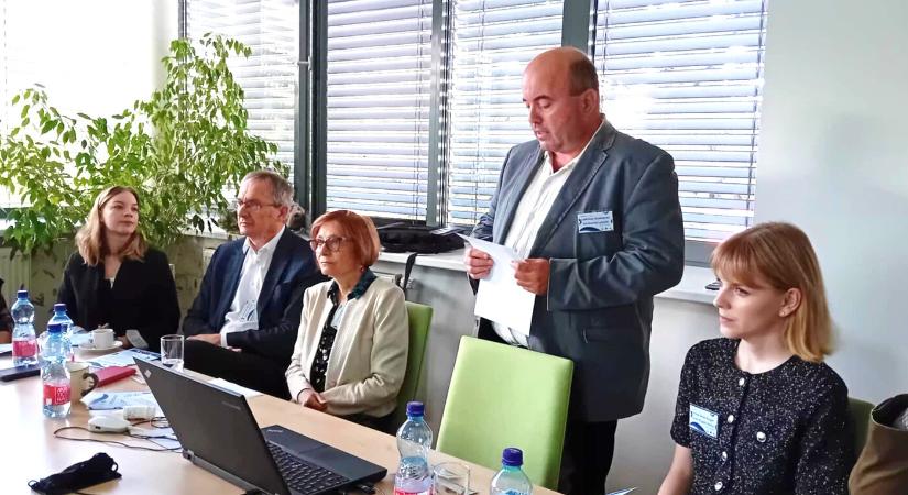 Jobb szlovákoktatást szeretnének elérni – a Közép-európai Tanulmányok Kara tiszta vizet öntene a pohárba