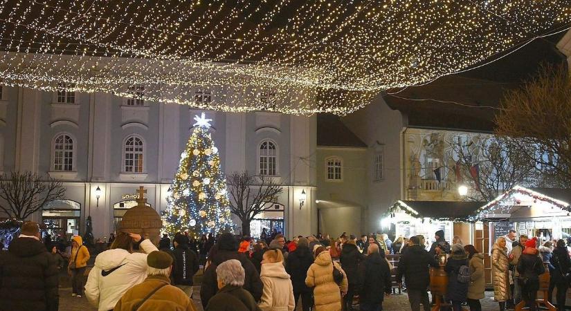 Jó hír: hamarabb kezdődik az adventi vásár Fehérváron, mint gondolnád!