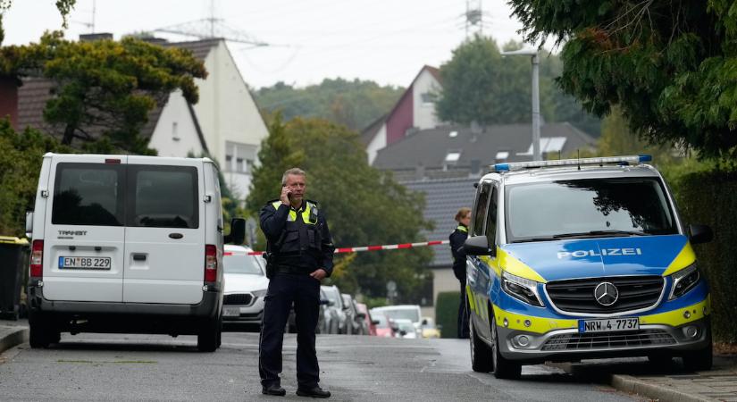 A megkéselt polgármester szerint örökbe fogadott lánya támadta meg őt