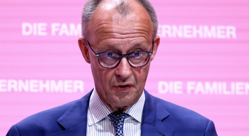 Azonnal lép a német kancellár az érkező gyanús drónok miatt