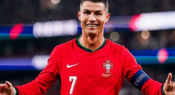 Ronaldo a Bloomberg első milliárdos futballistája