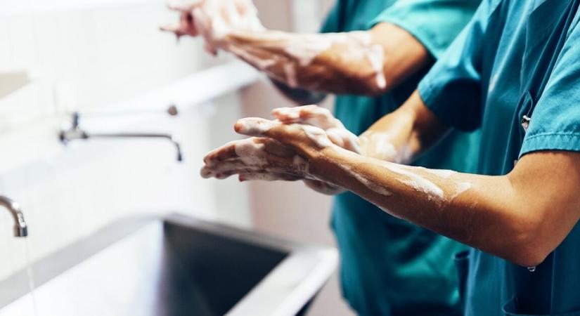 Szülni ment kórházba, órákkal később már kemoterápiát kapott