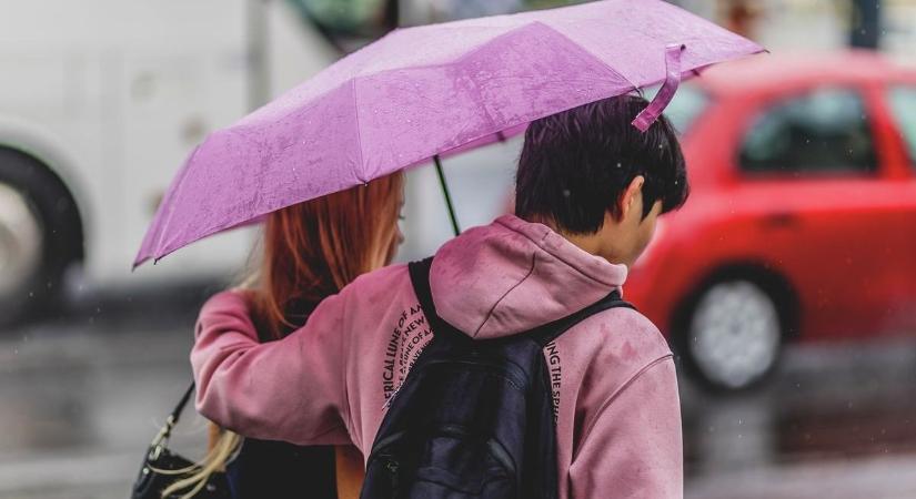 Csütörtökön már egészen biztosan szükségünk lesz az esernyőre