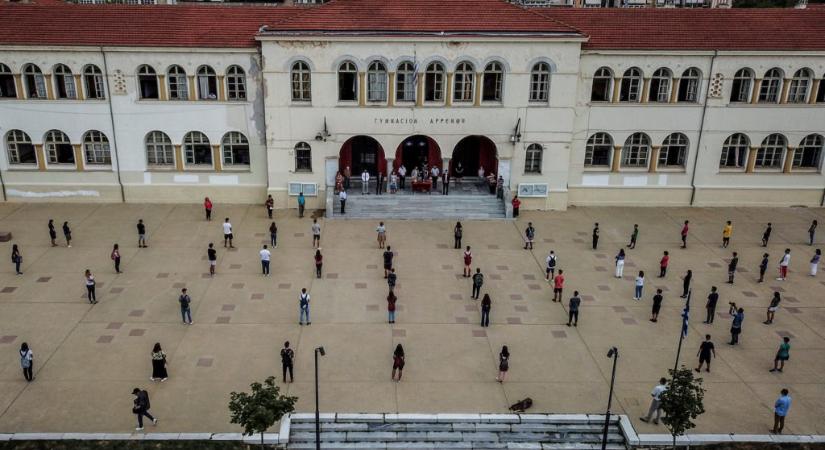 Görögországban újranyitnak a középiskolák