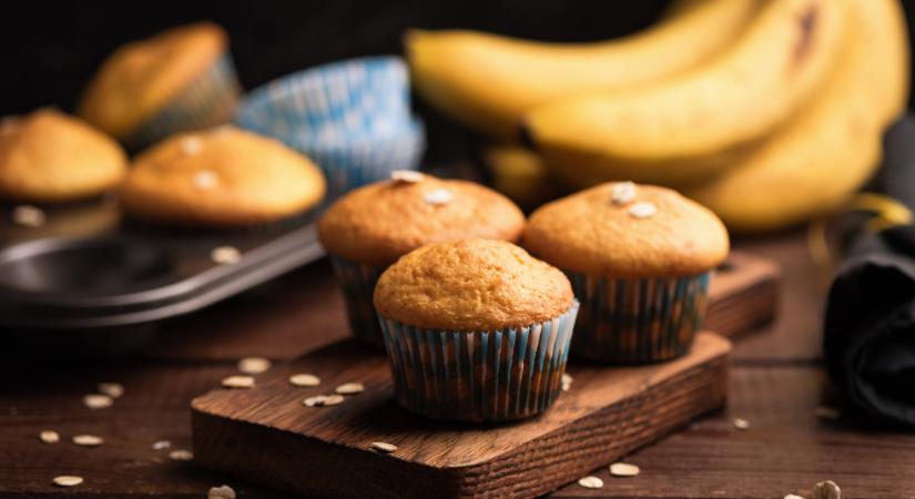 Csokis banános muffin recept: Így készül a mennyei bögrés banános zabpelyhes muffin sok-sok csokival!