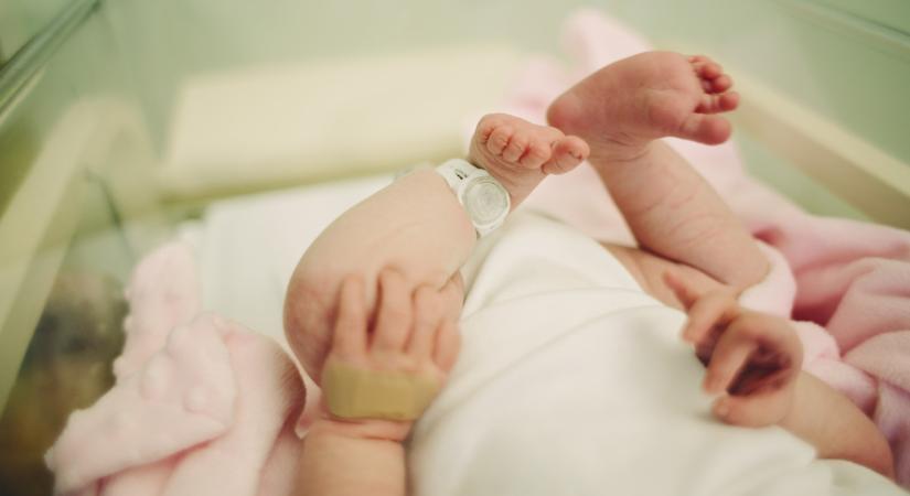 Elcseréltek két kisbabát a kórházban, 35 év múlva ismerték meg vér szerinti szüleiket