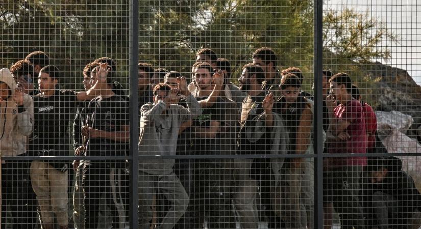 Görögország drasztikus megszorításokat tervez a migránsokkal szemben