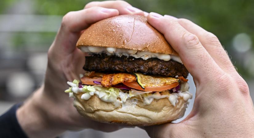 Az Európai Parlament betiltaná a vegán burger elnevezést